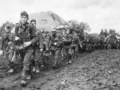 Белокурые чудовища: как воевали немки против красных?