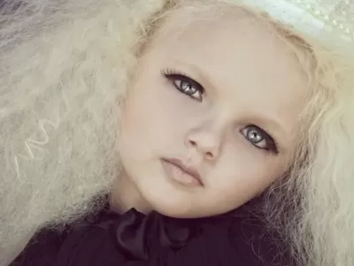 Родители хотели сделать из нее куклу: что выросло из девочки