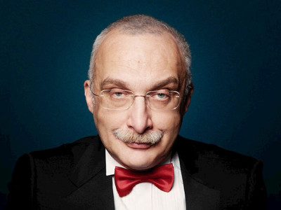 Кто по национальности Александр Друзь и что означает его фамилия?