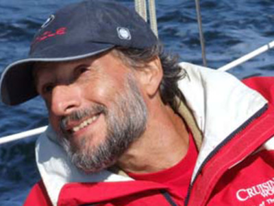 Бился с акулой: как яхтсмен застрял на 76 дней в океане