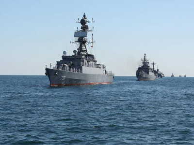 В КСИР заявили о готовности закрыть Ормузский пролив