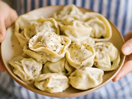 Там натуральное мясо: Роскачество назвало лучшие марки пельменей