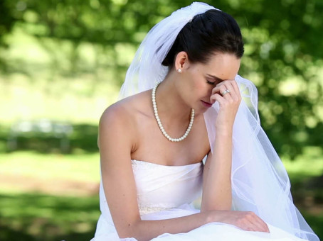 Жених бросил невесту прямо на свадьбе, показав гостям ее измену на видео