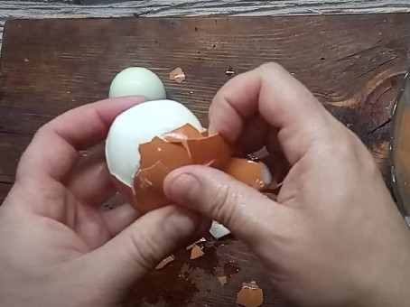 Как сварить яйца, чтобы они легко чистились?