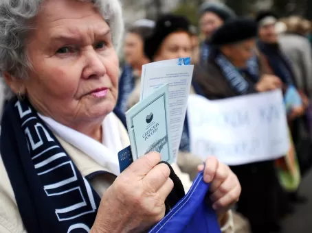 Кому вернут вклад со сберкнижки: названа особая категория
