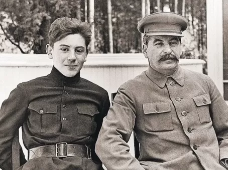 Зарплата Сталина на войне: Минобороны рассекретило документы