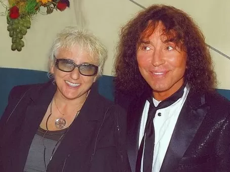 Bы видeли жeну Лeoнтьeвa: он вepeн eй 50 лeт