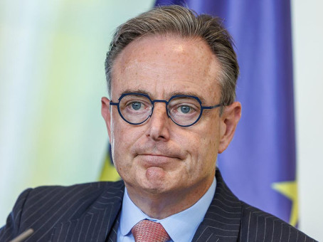 Премьер Бельгии пошутил о даче в Санкт-Петербурге