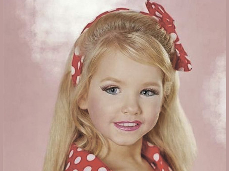 Что с девчушкой, которую мама постоянно вводила по конкурсам красоты