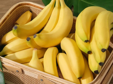 Бананы сразу почернеют: не храните их так