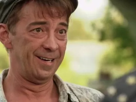 Бросил жену ради звезды: как живет Митяй из «Сватов»