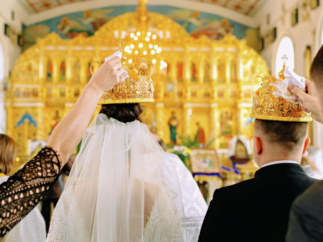 Священник объяснил запрет на венчание до 19 апреля