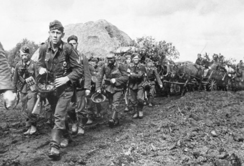 Белокурые чудовища: как воевали немки против красных?