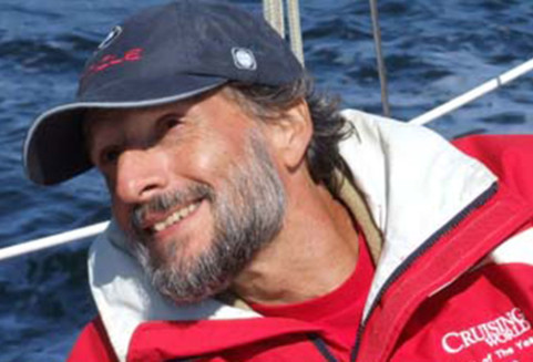 Бился с акулой: как яхтсмен застрял на 76 дней в океане