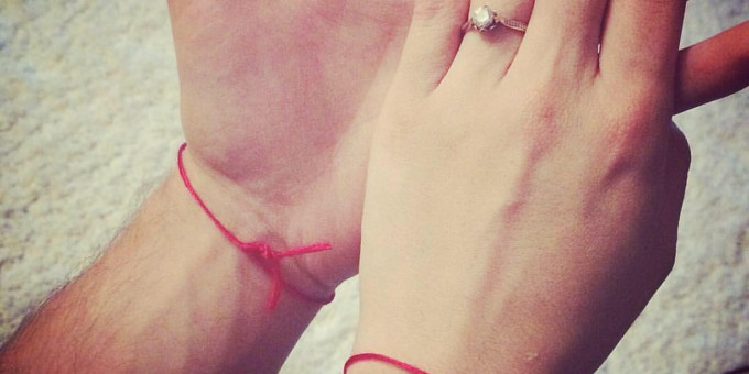 Почему евреи носят красную нить: вы будете поражены