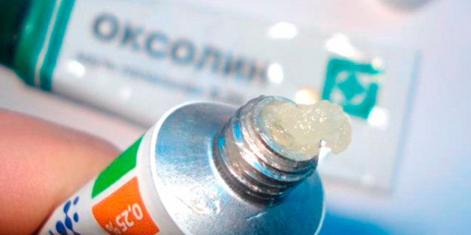 Полезна ли на самом деле оксолиновая мазь