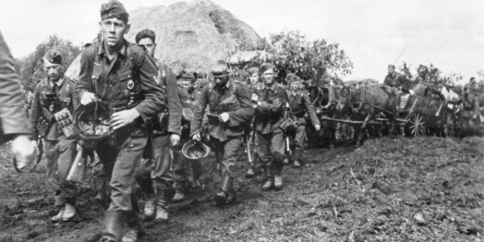 Белокурые чудовища: как воевали немки против красных?