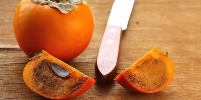 Хурма полезнее яблока: против каких заболеваний она нужна