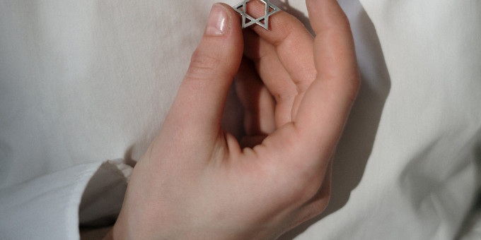 Почему у евреев национальность определяют по матери, а не по отцу