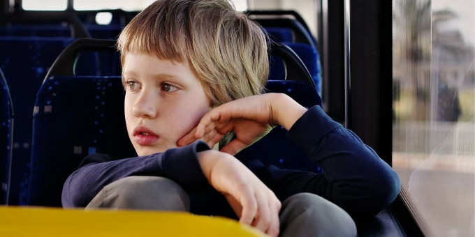 Мама попросила уступить место ее ребенку:  ответ был  гениален