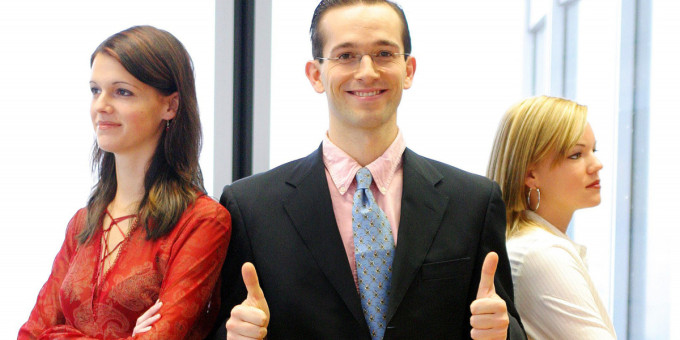 Мужчины этих знаков ни одной юбки не пропустят