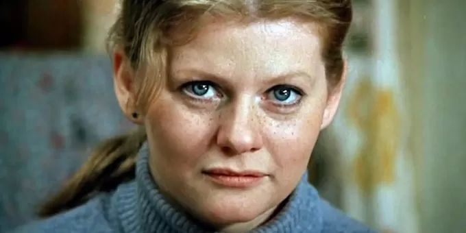 Смерть любимого, сын-неудачник: о чем молчала Муравьева