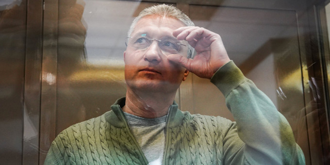 Экс-жена Тимура Иванова могла покинуть РФ с крупными средствами