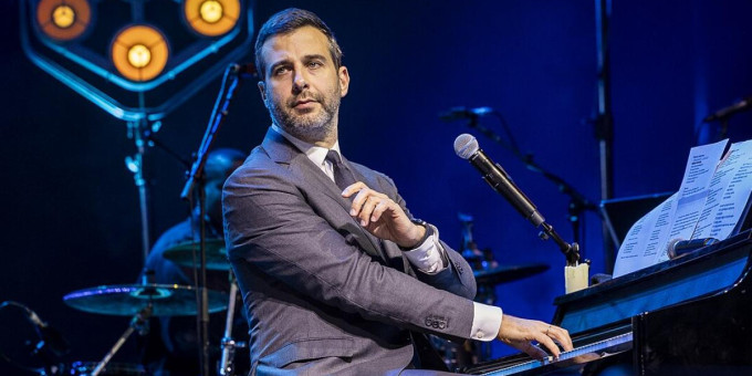 Самолет с Ургантом аварийно сел в Мюнхене