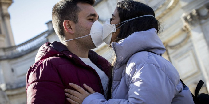 Какие болезни могут передаваться через поцелуи