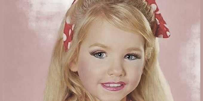 Что с девчушкой, которую мама постоянно вводила по конкурсам красоты