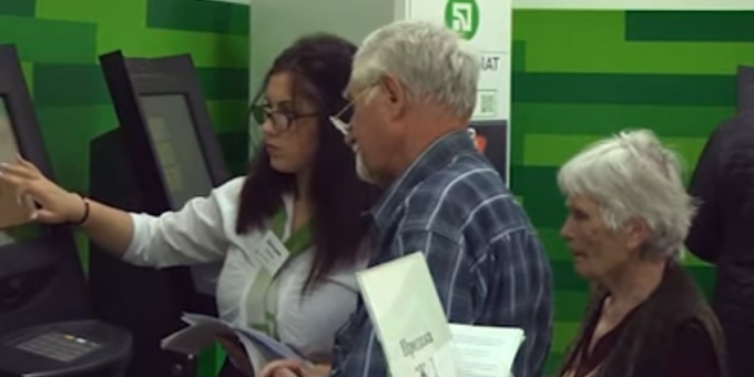 В феврале банки России усилят контроль за пенсионными картами