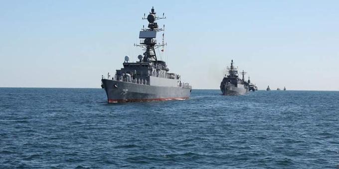 В КСИР заявили о готовности закрыть Ормузский пролив