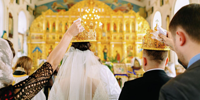 Священник объяснил запрет на венчание до 19 апреля